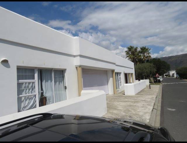 3 BEDROOM HOUSE RENTED IN CAYMAN BEACH
